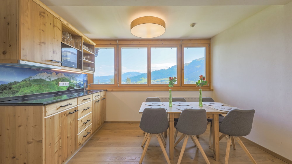 Apartment, Balcony, Mountain View photo 2