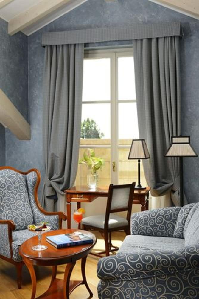 Suite - Photo 3