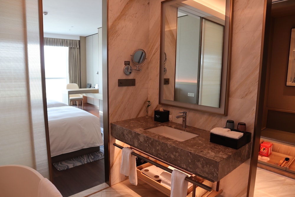 Deluxe Room, 1 Twin Bed, Non Smoking - Photo 4
