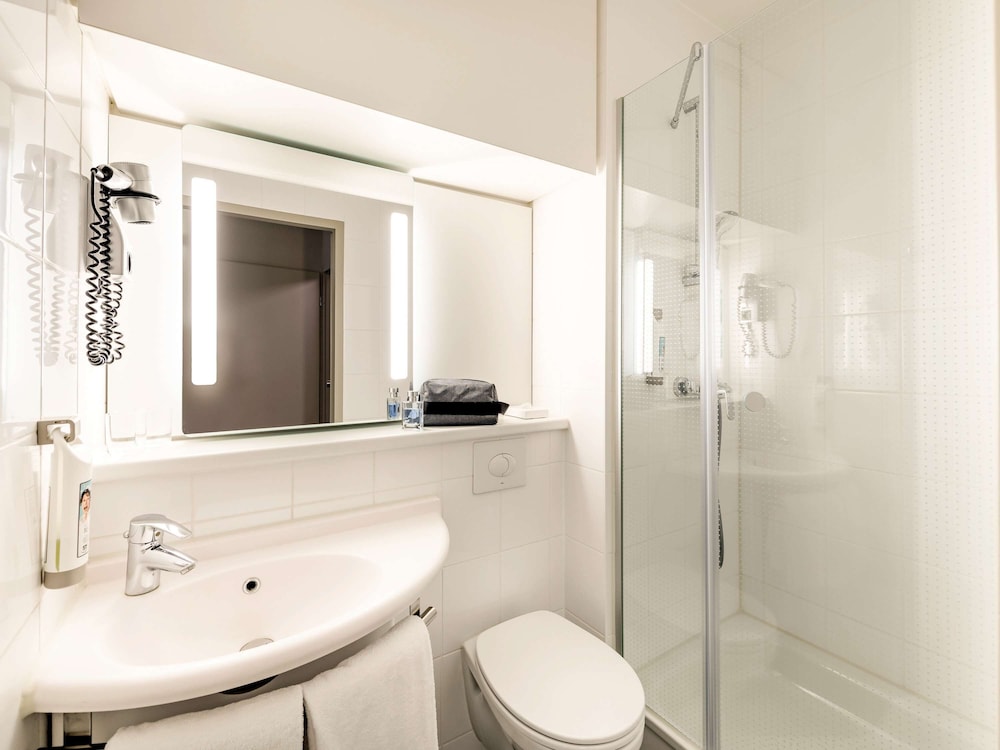 Standard Room, 2 Twin Beds - Photo 6