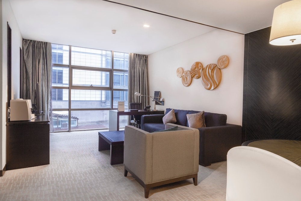 Suite, 1 Bedroom, Club Lounge Access, City View - Photo 3