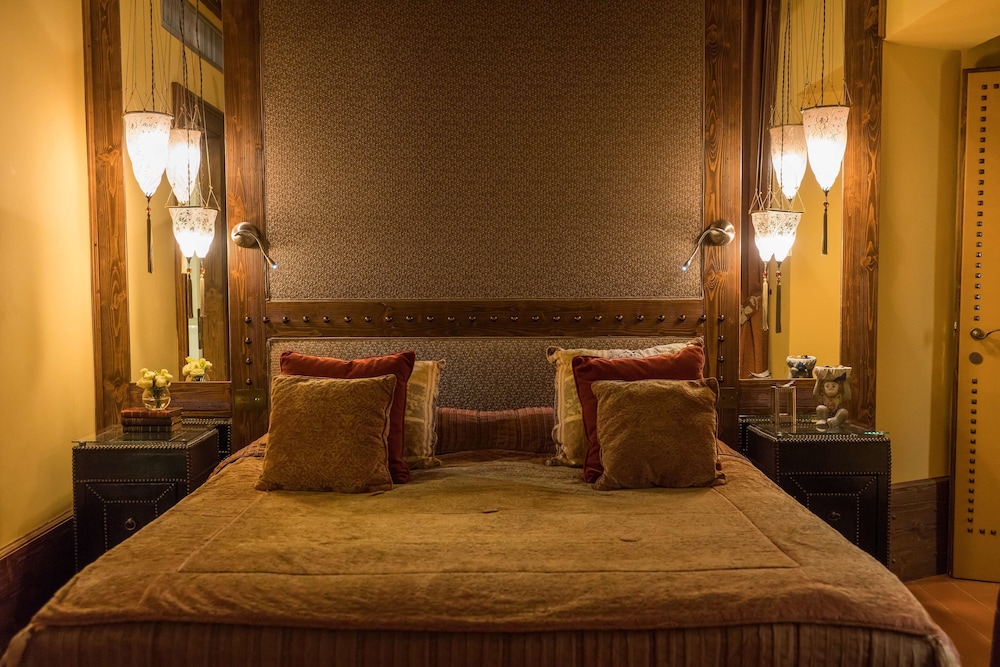 Double Room (Tuscan Floor) thumbnail 5