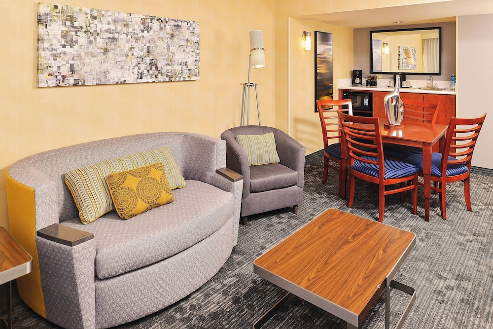 Suite, 1 Bedroom photo 2