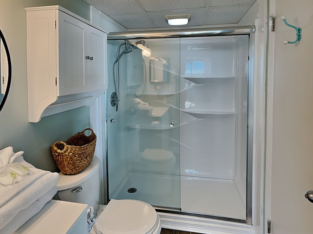 Condo, 1 King Bed with Sofa bed, Patio, Ocean View (#105 West - No Pets)