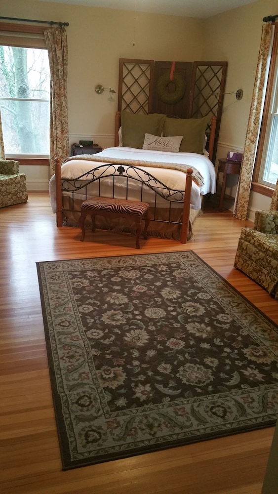 Premium Room, 1 Queen Bed, Non Smoking (The Nest) photo 1