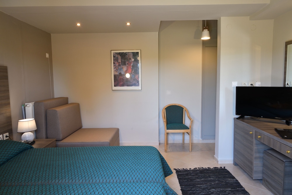 Standard Double Room - Photo 15