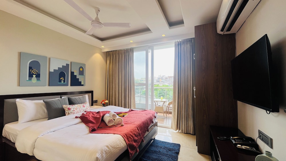 Deluxe Suite - Photo 8
