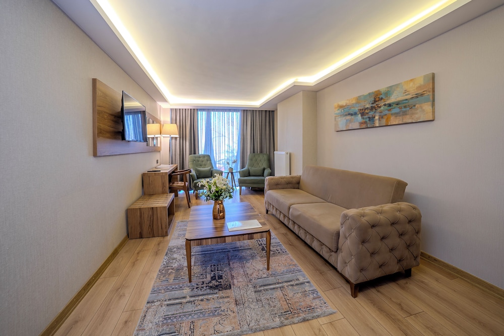Family Room - Photo 8