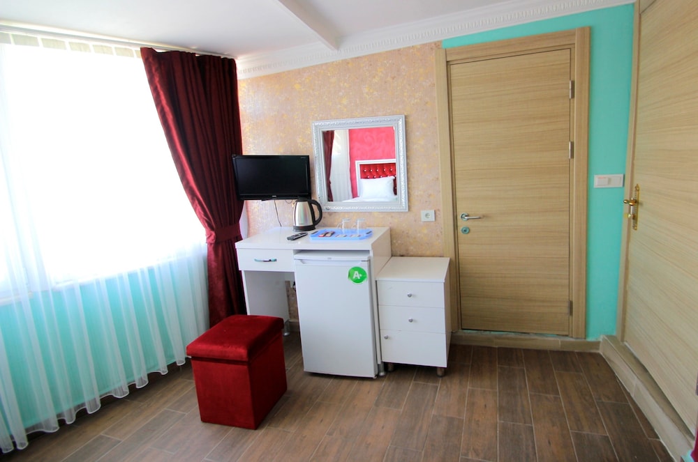 Basic Double or Twin Room, City View photo 3