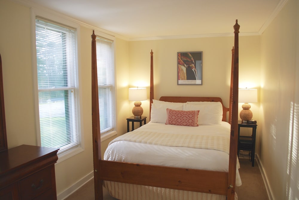Deluxe Double Room, Ensuite (Queen with Porch #19) - Photo 22