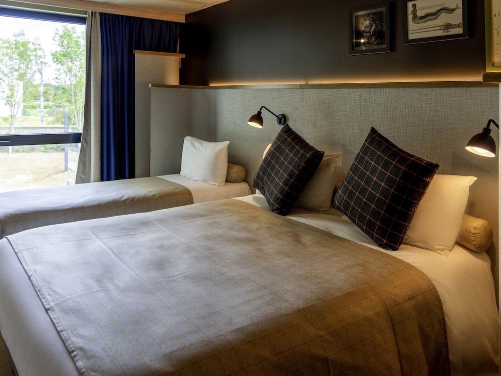 Standard Room (1 Double Bed and 3 Single Beds) - Photo 1