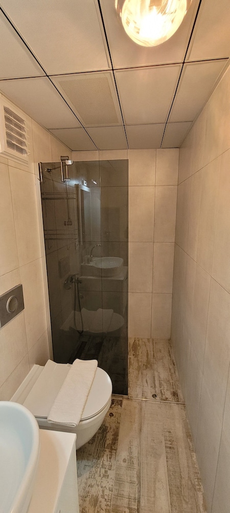 Standard Triple Room photo 2