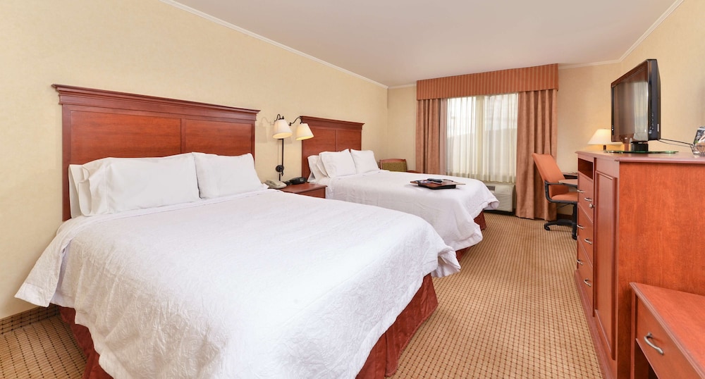 Studio, 2 Queen Beds, Accessible, Bathtub (Mobility & Hearing) - Photo 1