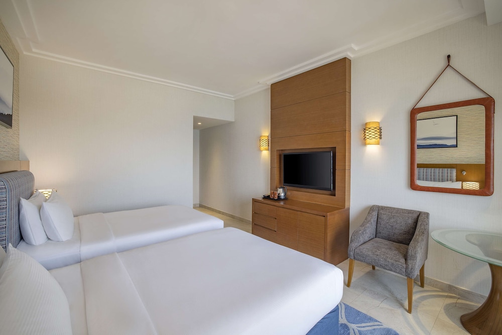 Standard Room, 2 Twin Beds, Balcony photo 2
