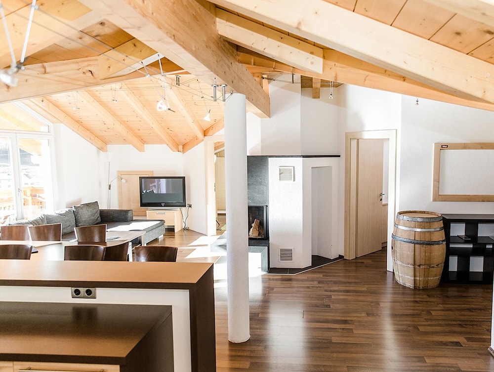 Penthouse, Balcony, Mountain View (Apartment )