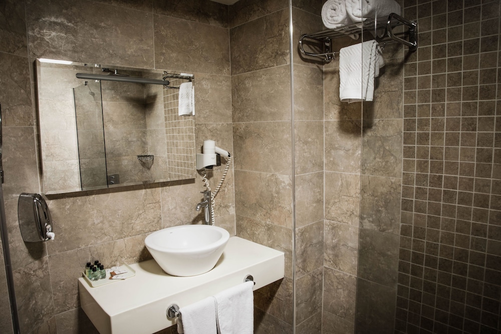 Standard Twin Room, Accessible, Smoking photo 3