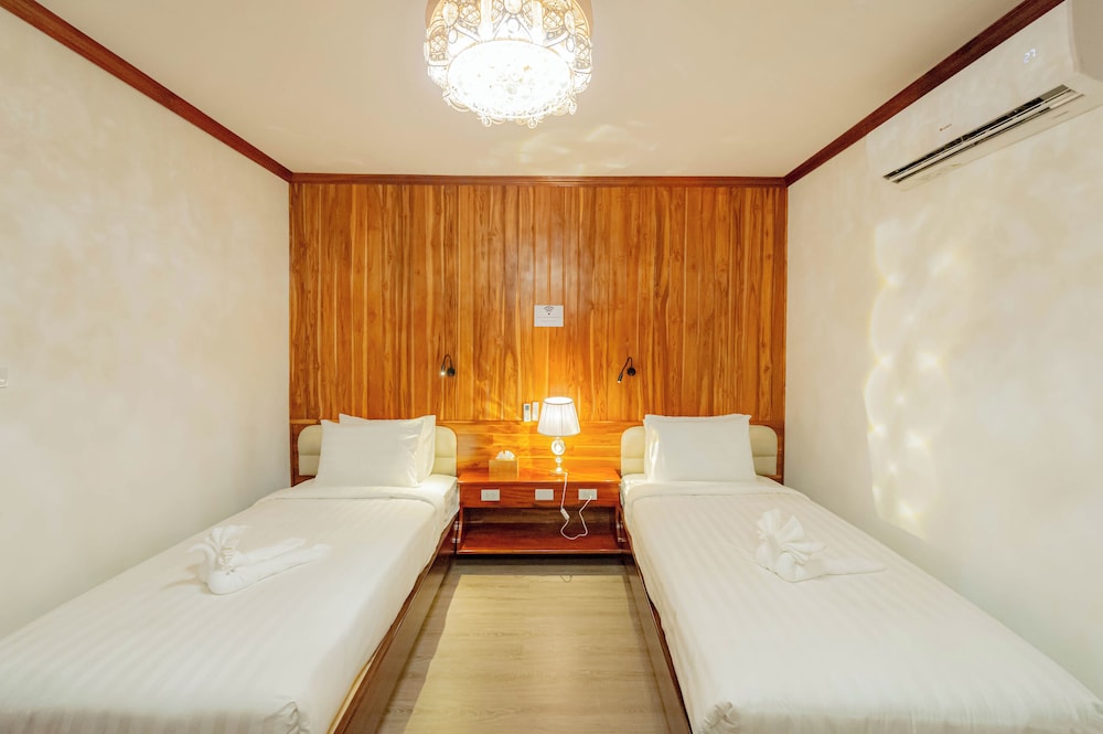Standard Twin Room - Photo 14