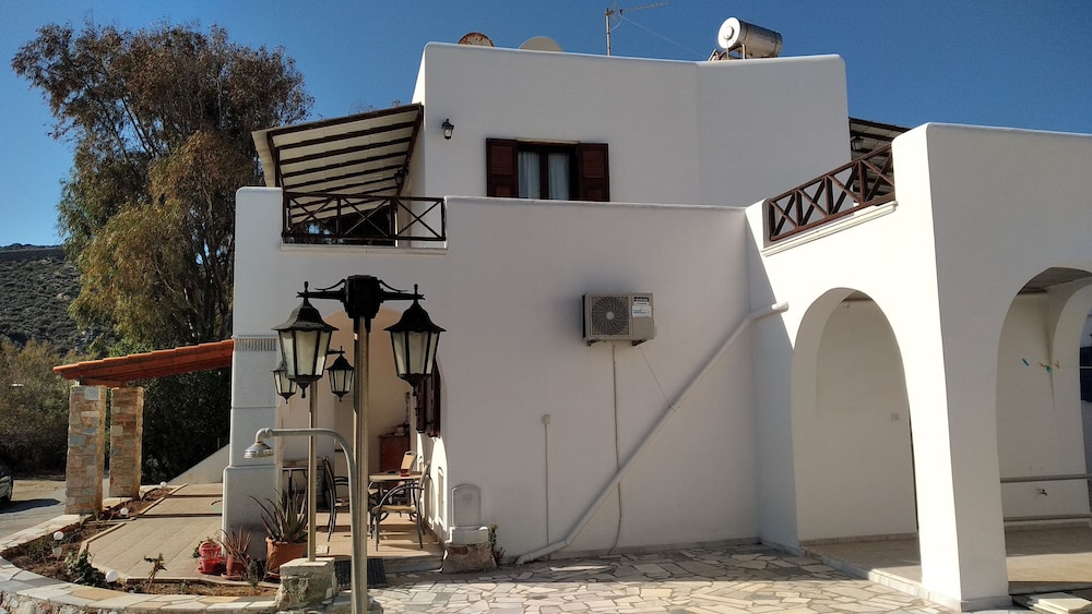 Deluxe Suite, 1 Bedroom, Balcony, Beachfront photo 3