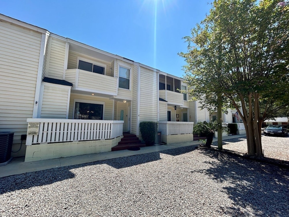 Townhome, 2 Bedrooms photo 2