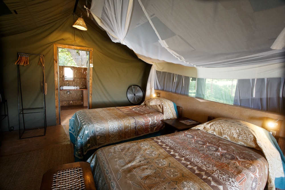 Family Tent, 1 Bedroom, River View (Safari) photo 2