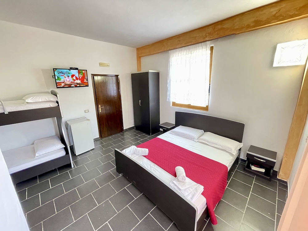 Standard Double Room photo 3