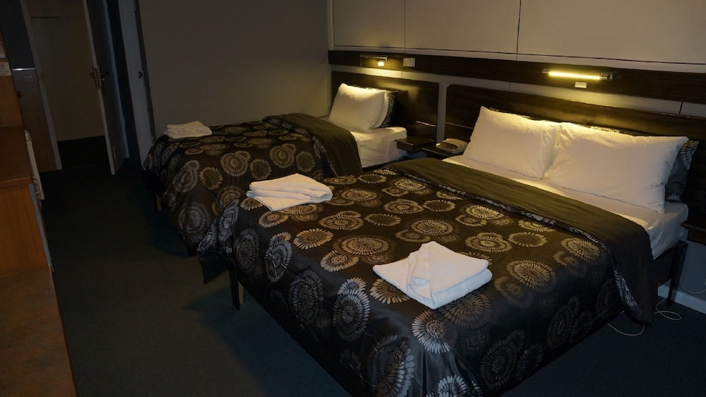 Standard Twin Room (TWIN SHARE) photo 3