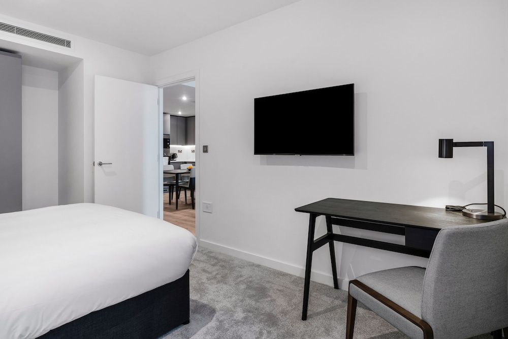 One Bedroom Family Apartment - Photo 5