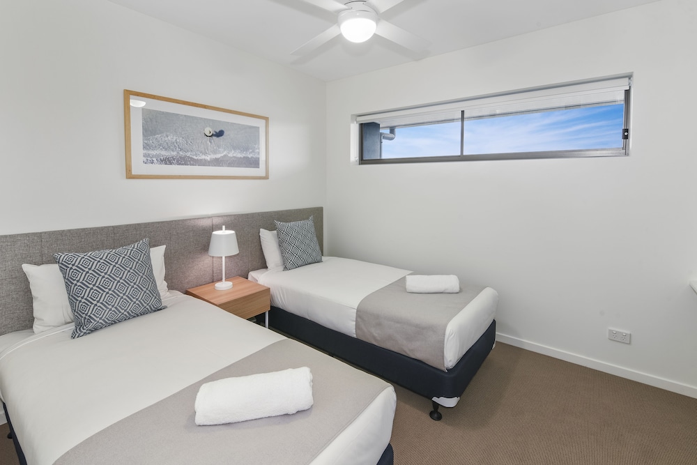 Standard Apartment, 2 Bedrooms, Lake View photo 1