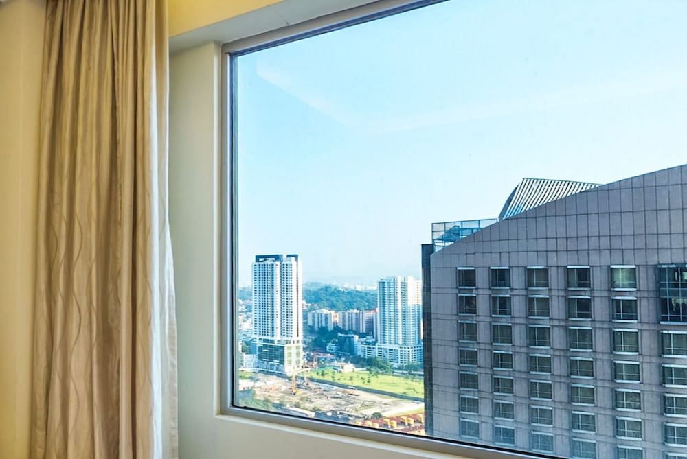 Suite, 2 Double Beds, City View thumbnail 6