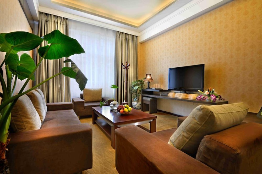 Deluxe Suite photo 2