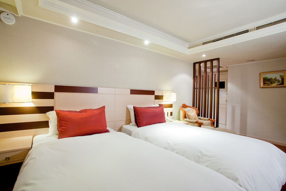 Twin Room, 2 Twin Beds photo 3