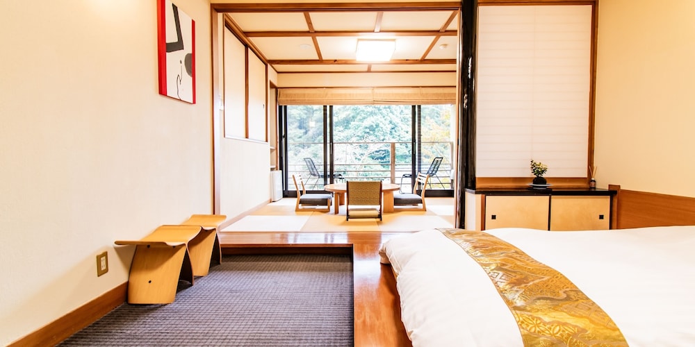 Room with Tatami Area for 4 guests with Shared Bathroom - Non-Smoking photo 2