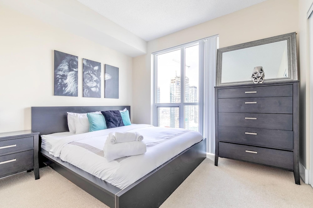 Elite Apartment, 1 Queen Bed with Sofa bed, City View