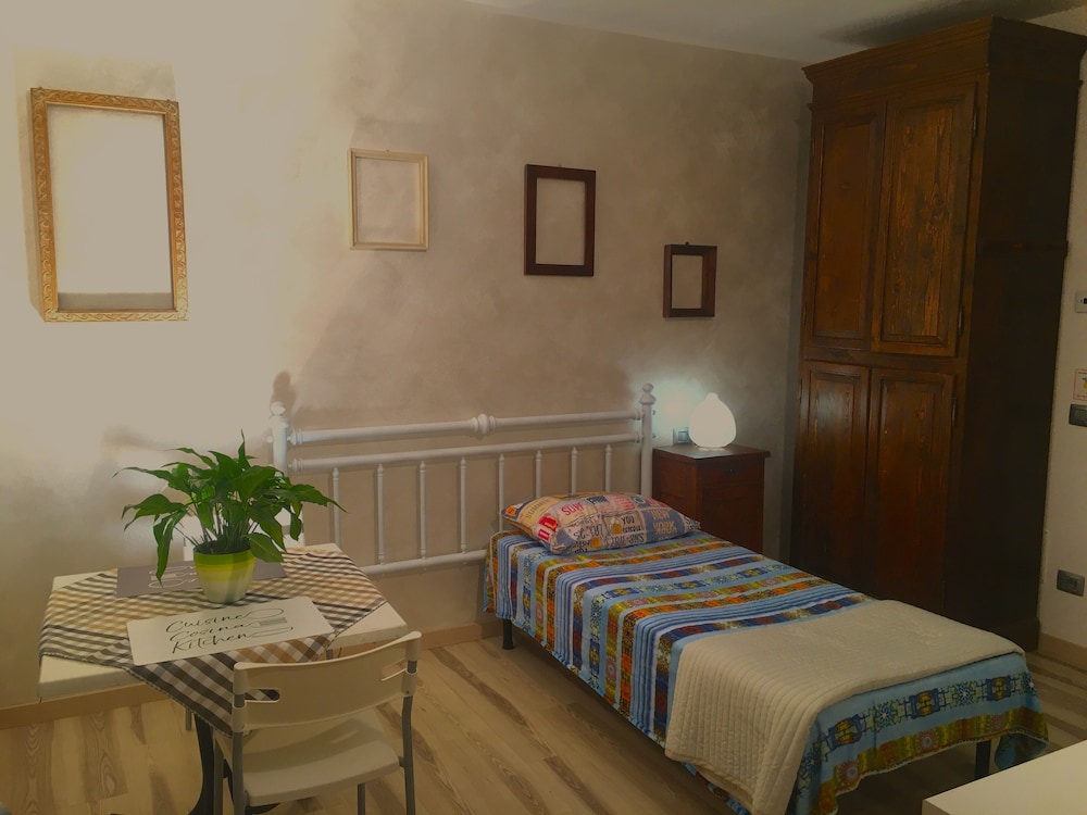 Basic Double Room, Accessible (Travel) photo 3