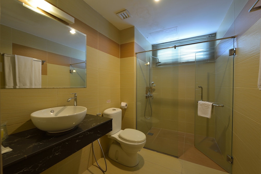 Deluxe Triple Room - Photo 9
