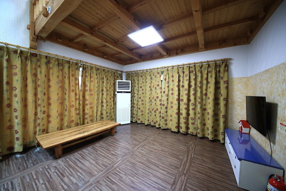Room (F Windsor 2) photo 1