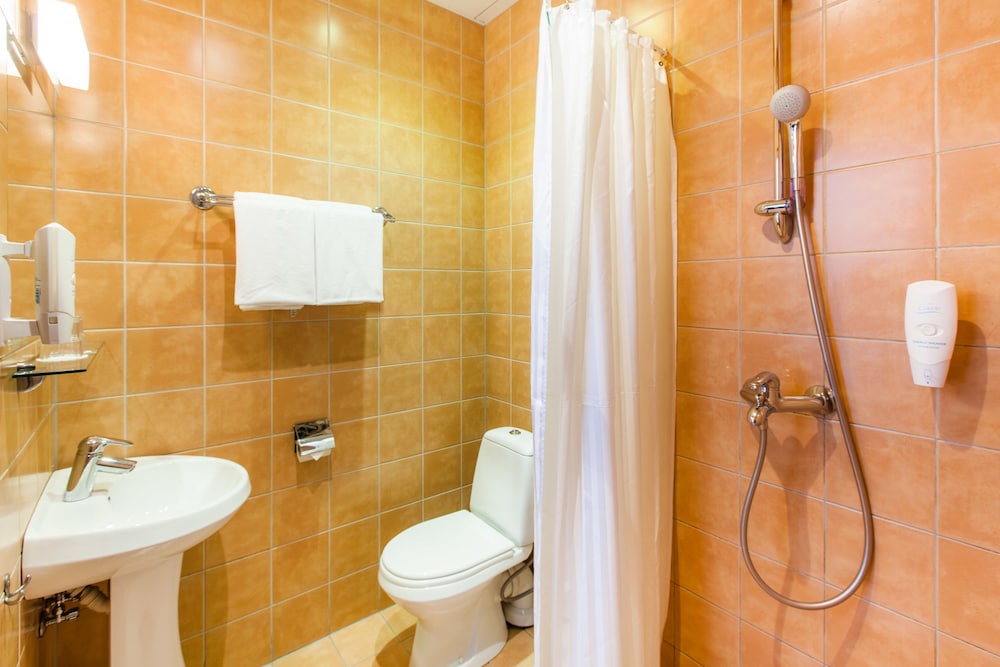Double or Twin Room (Single Use) - Photo 4