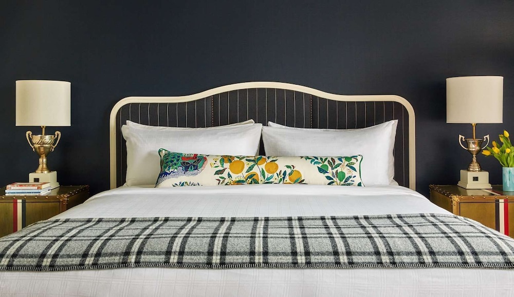 Suite (William Morris Suite) photo 2
