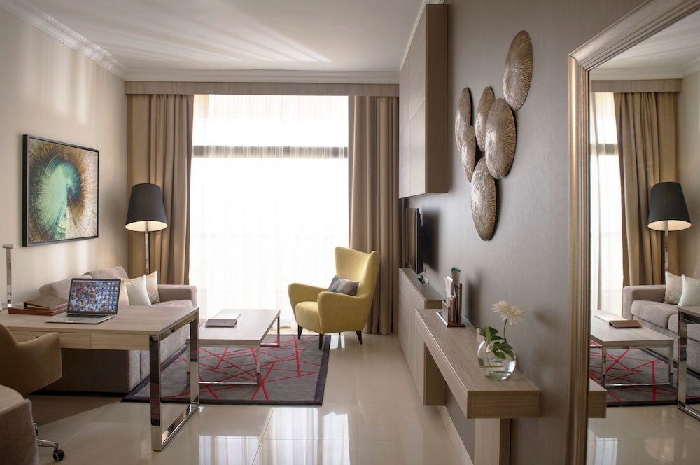 Deluxe Suite, City View photo 2