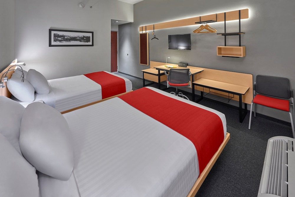 Room, 2 Double Beds photo 3