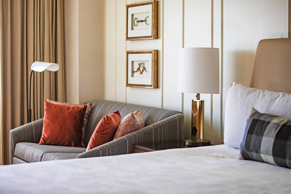 Premium Room, 1 King Bed with Sofa bed, Corner (Pure) - Photo 2