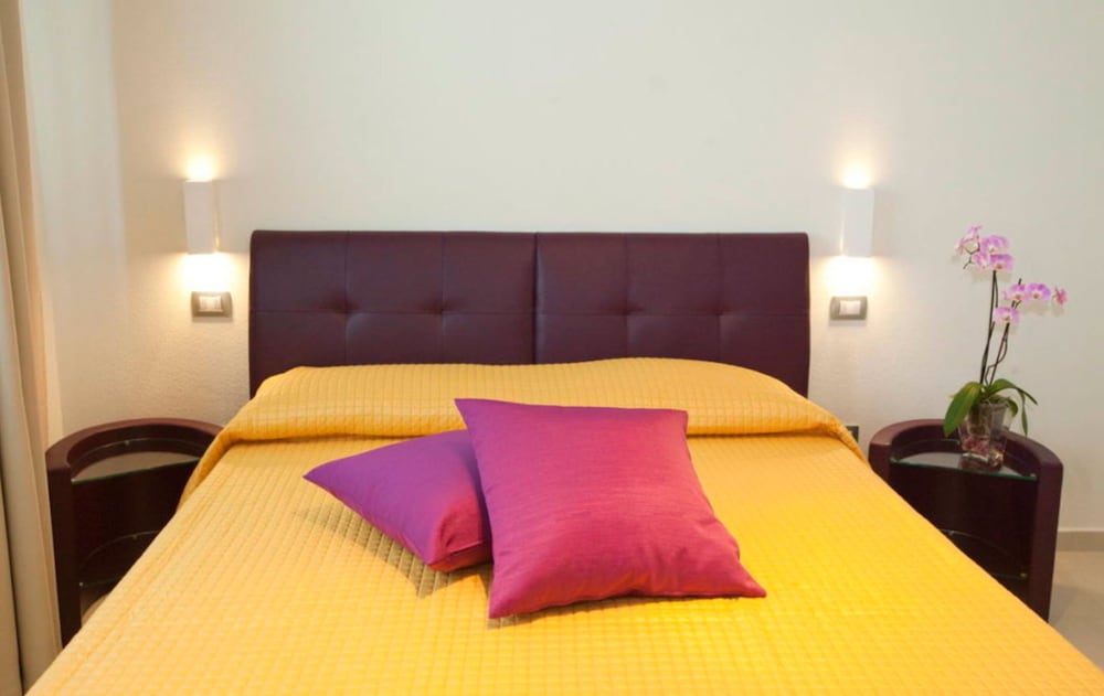 Superior Double or Twin Room, Patio photo 3