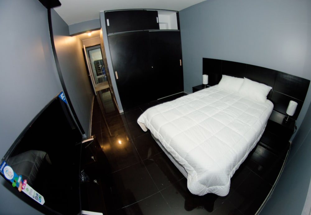 Apartment, 3 Bedrooms, Accessible, Private Bathroom photo 1