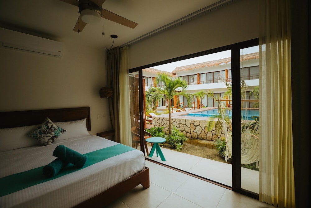 Deluxe Double Room, 1 King Bed, Private Bathroom photo 3