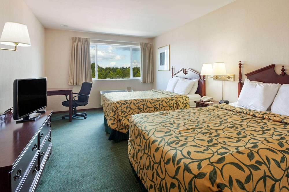 Efficiency, Standard Room, 2 Queen Beds - Photo 4