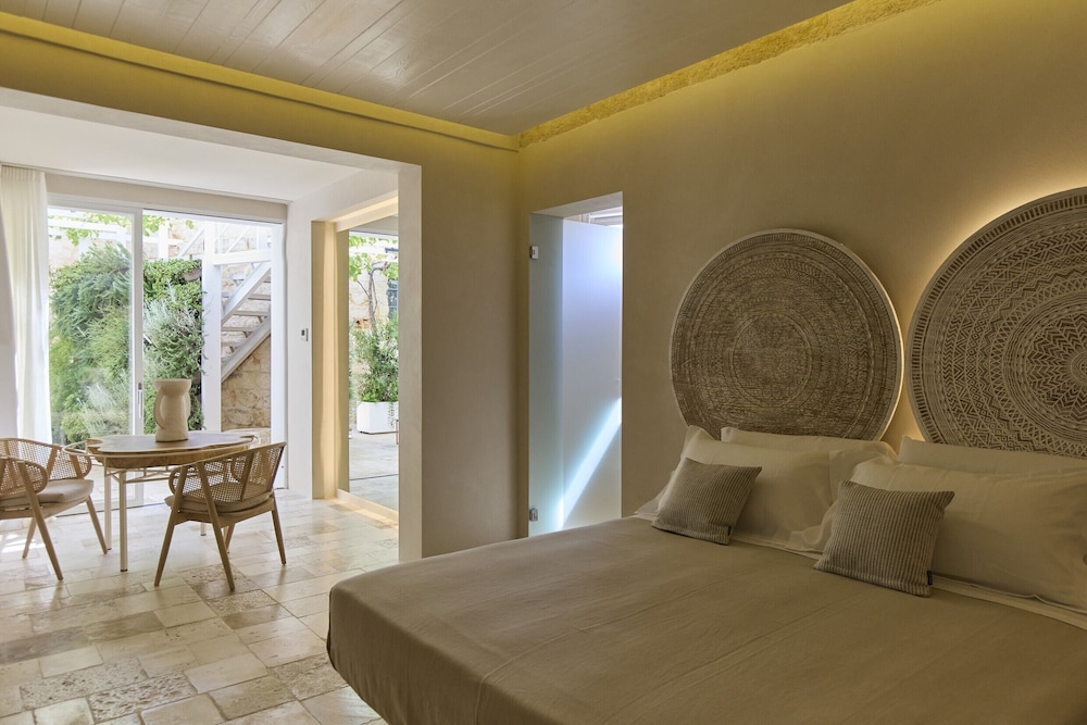 Luxury Room, 1 King Bed, Garden View