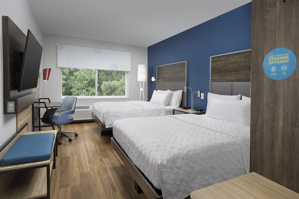 Room, 2 Queen Beds, Accessible (Hearing) - Photo 1