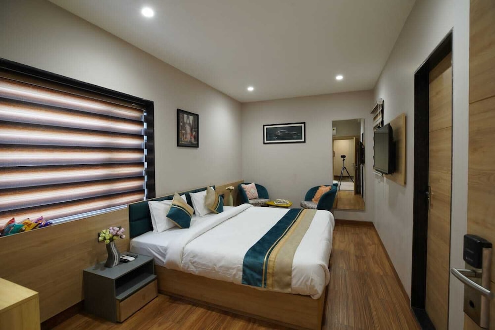 Executive Room - Photo 9