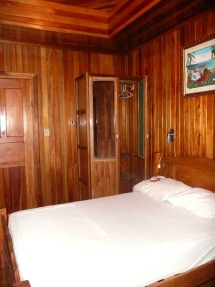 Room, Multiple Beds photo 2