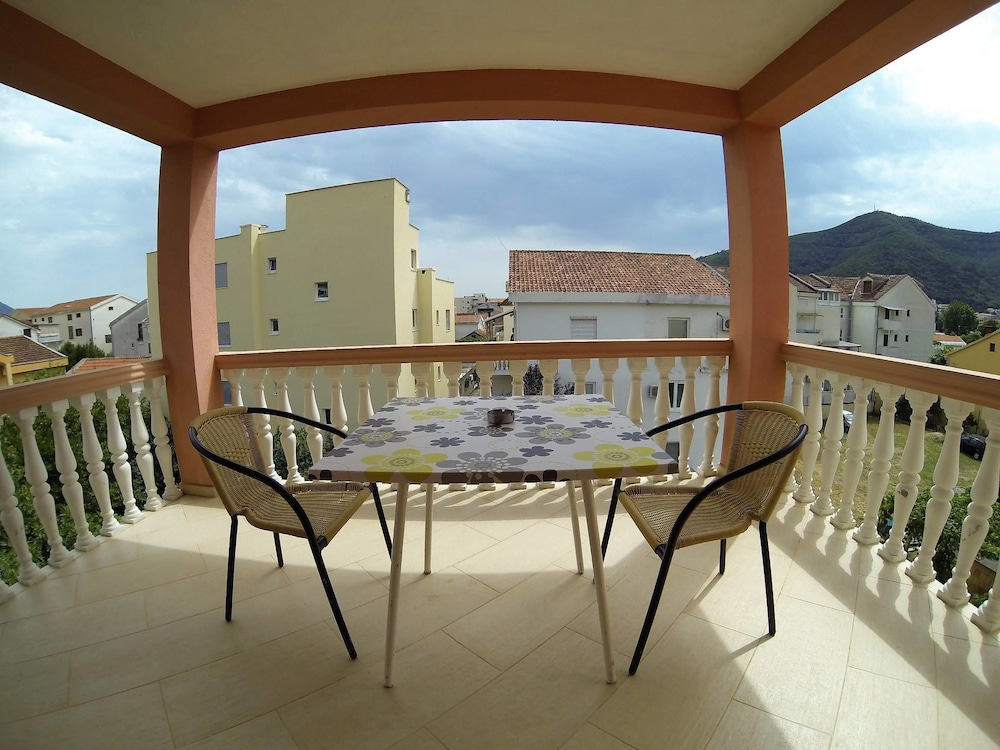 Classic Room, 1 Queen Bed, Garden View photo 3